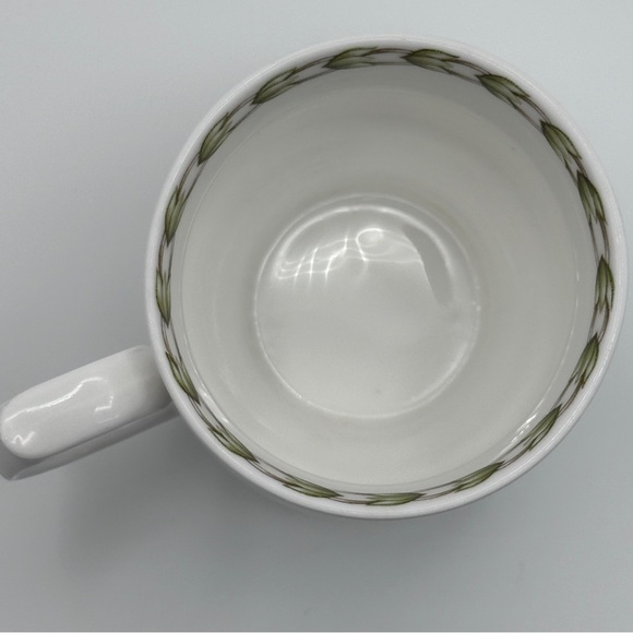 Hooker's Fruit By Queen’s Fine Bone China Pear Footed Mug - Picture 9 of 9